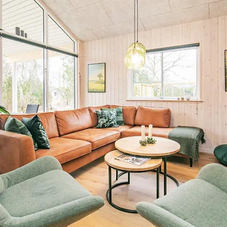 18 Person In Holiday home